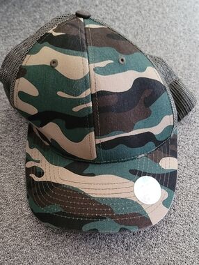 KBETHOS Kids Camo Trucker Hat - Green, Brown & Tan